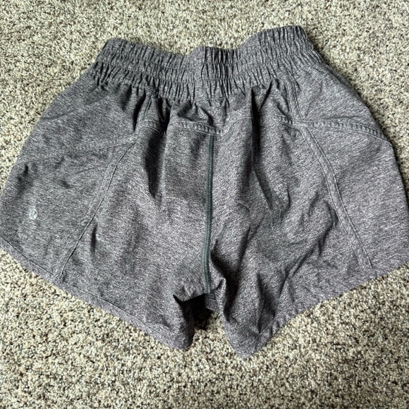 LuluLemon High-Rise Heathered Graphite Grey Hotty Hot Shorts size 4 like new - Picture 10 of 14
